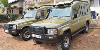 5-Seater Safari Land Cruiser