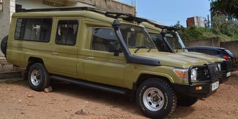 7-Seater Safari Land Cruiser